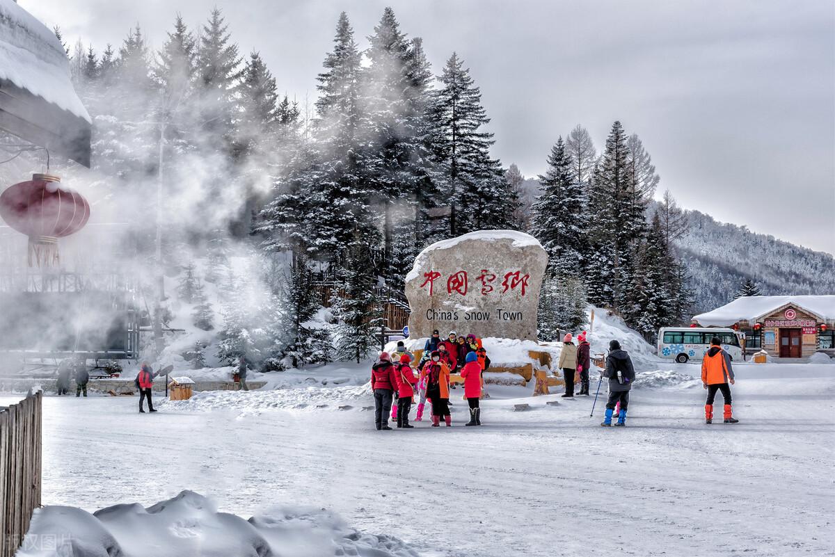 黑龍江雪鄉(xiāng)潑水成冰背后的科學(xué)探索揭秘