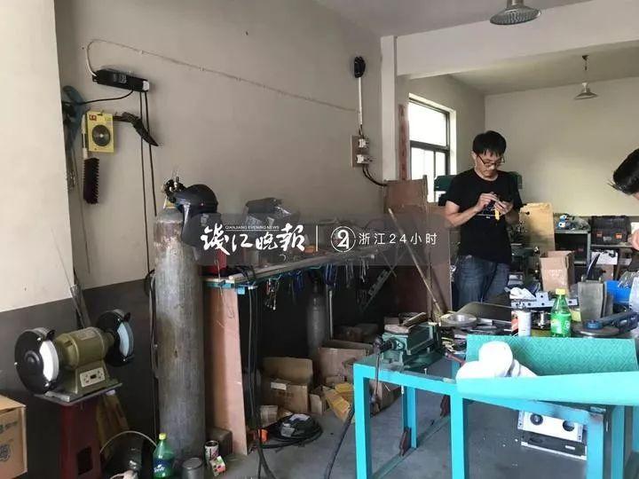 杭州多家小店利用造雪機(jī)巧妙吸引客流妙招揭秘