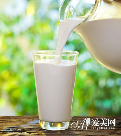 干噎酸奶風(fēng)險(xiǎn)揭秘，窒息隱患與應(yīng)對(duì)策略