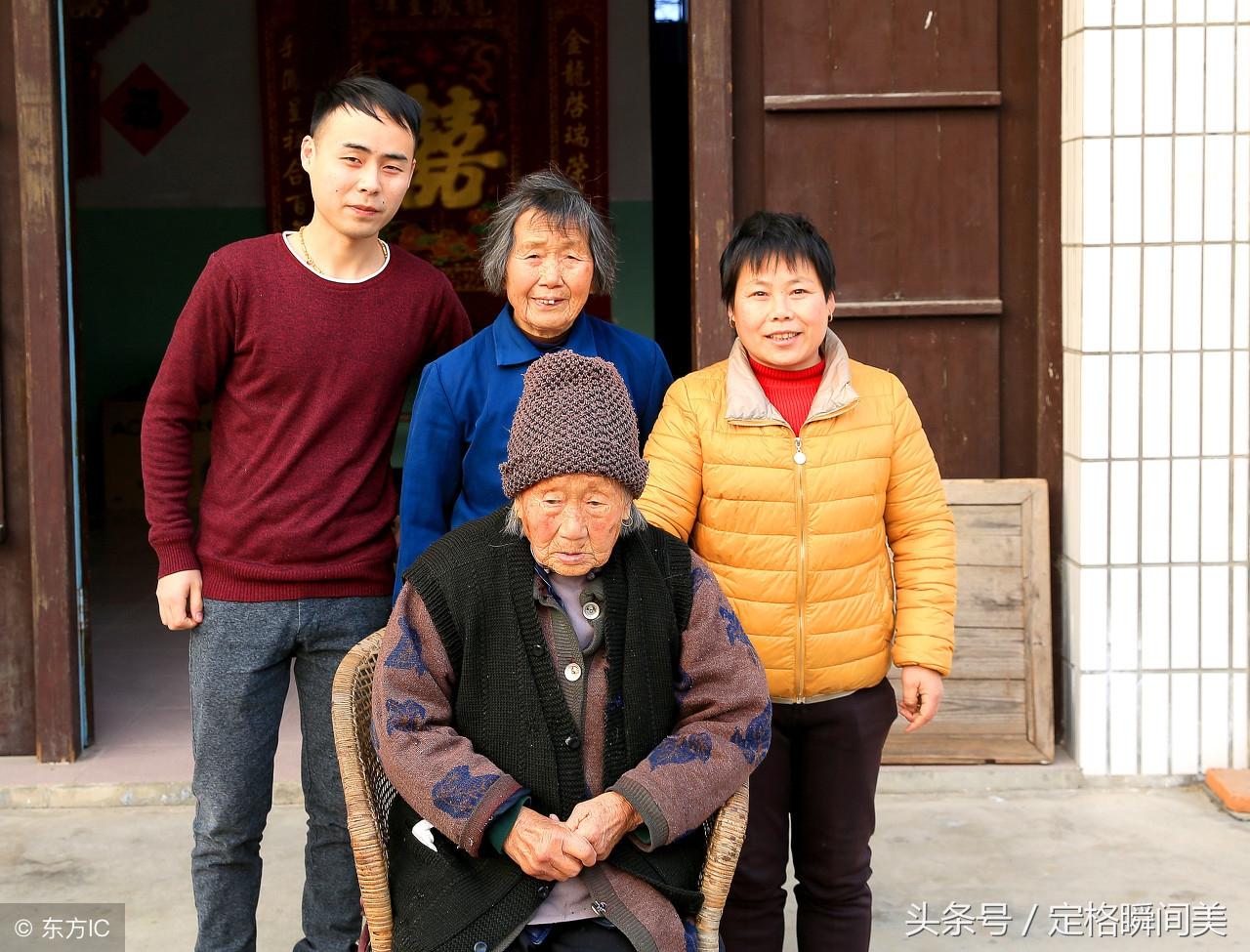 跨越時空的祖孫深情，83歲太爺爺抱剛出生重孫，珍貴瞬間記錄愛之擁抱