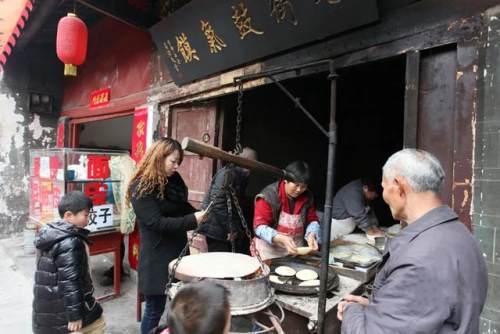 關(guān)于包子制作中的明礬使用，又白又暄的包子與明礬的關(guān)系解析