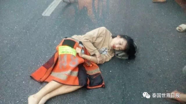 美女網紅救人溺亡，母親車禍悲劇重重，背后的故事引發(fā)反思