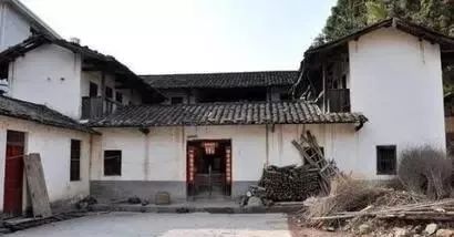 傳統(tǒng)文物保護與現(xiàn)代需求，老宅翻建難題解析與矛盾探討