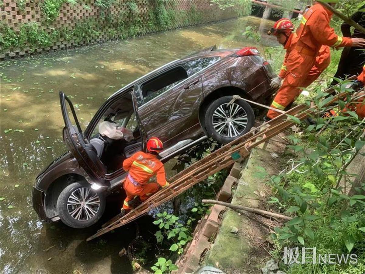 男子騎車摔倒后意外觸發(fā)酒駕法律警示，獲刑教訓(xùn)深刻